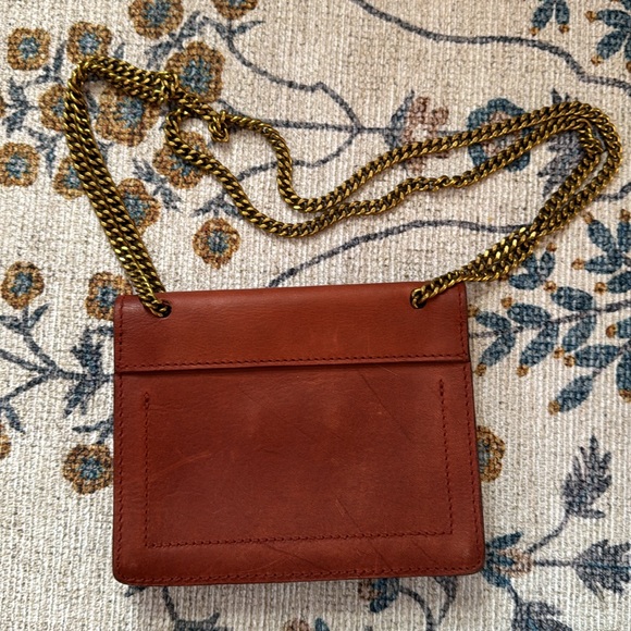 Madewell | Leather Chain Crossbody Bag - Picture 4 of 7